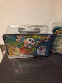 Pokemon TCG Collector Chest Spring 2022 Sword & Shield packs - Image 3
