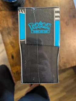 Pokemon TCG Scarlet & Violet—Black Bolt Elite Trainer Box, English - Image 3