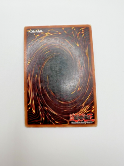 Vintage Yu-Gi-Oh! Dark Magician (SDY-006 Unlimited) Heavy Play - Image 2