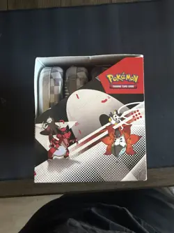 POKEMON TCG BLACK BOLT WHITE FLARE UNOVA 8 MINI TIN SET WITH DISPLAY - Image 4