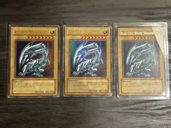 Yu-Gi-Oh! 3X Vintage Blue-Eyes White Dragon SDK-001 Unlimited Damaged - Image 2