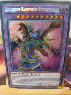 Hungergift-Raubpotenz-Fusionsdrache MP23-DE081 SECRET RARE Deutsch NM YUGIOH - Image 1