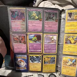 Nintendo Pokemon TCG Binder Lot Pokemon GO V/VSTAR/VMAX Holo/Foil English - Image 4