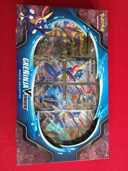 Pokemon TCG: Greninja V-Union Special Collection Box - Image 1