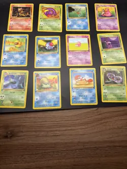 A Lot of 12 French First Edition Pokemon Cards - Image 1
