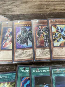 Yu-Gi-Oh! TCG Complete Deck With Deck Box Included Rare Cards - Image 5
