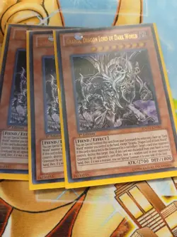 3x Grapha, Dragon Lord of Dark World SDGU-EN001 Structure Deck: Gates of the - Image 1