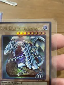 Blue-Eyes White Dragon LCKC-EN001 Unlimited Ultra Rare NearMint +Bonus( vers. 3) - Image 3