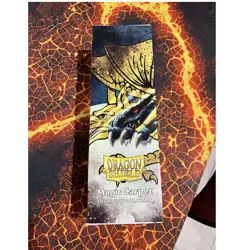 Dragon Shield Deck Box Magic Carpet Black 715 Cards Standard Magnetic AT-40306 - Image 1