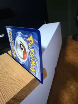 Pikachu V 170/185 Ultra Rare Vivid Voltage Pokemon Near Mint - Image 3