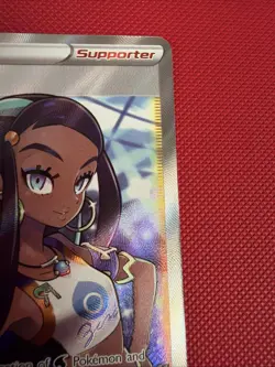 Pokemon SWSH Vivid Voltage Trainer Nessa Full Art 183/185 Card - Image 3