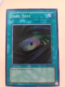 Yugioh - Dark Hole - LOB-052 Super Rare Legend of Blue-Eyes White Dragon LP - Image 1