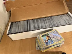 Bulk Pokemon Lot Includes Holos. Over 1000 - Image 1