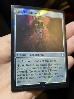 Luck Bobblehead (Surge Foil) Universes Beyond: Fallout Foil - Image 2