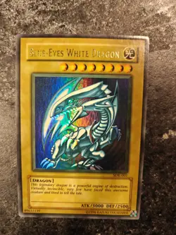 Blue-Eyes White Dragon SDK-001 YuGiOh Starter Deck: Kaiba Good Condition - Image 1