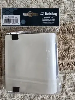 Card Guard Mini Binder White Double-Sided 40 Card Capacity Elastic Closure - Image 2