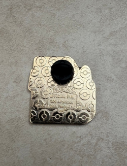 Pokemon Collectors Pin Pikachu Pokemon Metal Enamel 2014 DC World Championship - Image 2