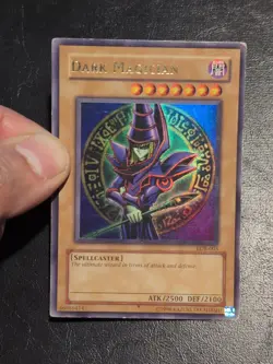 Yu-Gi-Oh ULTRA RARE CARD DARK MAGICIAN LOB-005 GLOSSY 1996 VINTAGE PRINT MP - Image 4