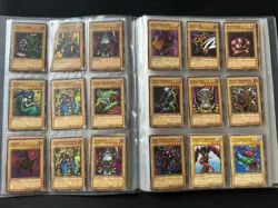 Yu-Gi-Oh Card Collection Binder Lot Blue-Eyes Dark Magician Red-Eyes Toon Dragon - Image 5