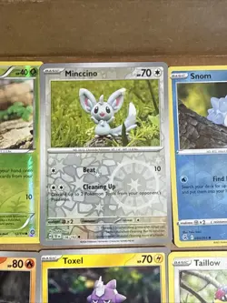 Yuka Morii Pokemon Illustration Collection (23) First Edition, Reverse Holo - Image 3
