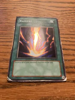 Raigeki - The Legend of Blue Eyes White Dragon (LOB) SUPER RARE - Image 2