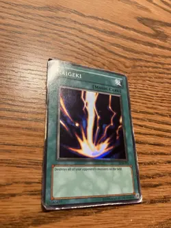 Raigeki - The Legend of Blue Eyes White Dragon (LOB) SUPER RARE - Image 5