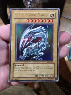 Yu-Gi-Oh! Blue-Eyes White Dragon SDK-001 Ultra Rare Moderately Played MP - Image 1