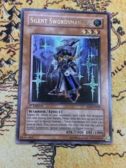 Yugioh Silent Swordsman LV3 RDS-EN009 Ultimate Rare 1st Edition LP - Image 1