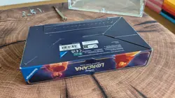 Disney Lorcana The First Chapter Display EN FIRST PRINT Neu OVP in Acryl Box - Image 4