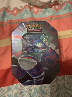 POKEMON TCG AZURE LEGENDS TIN w/4 BOOSTER PACKS, 1 FOIL KYOGRE ex - Image 1