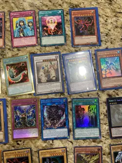 Yu-Gi-Oh! 50 Card Lot with Tin Secret, Ultra Rare Holos Lot Old Retro Blue eyes - Image 3