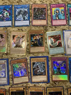 Yu-Gi-Oh! 50 Card Lot with Tin Secret, Ultra Rare Holos Lot Old Retro Blue eyes - Image 4