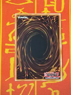 YUGIOH DARK MAGICIAN ULTRA RARE NEAR MINT MVP1-ENSV3 - Image 2