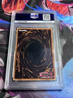 Yu-Gi-Oh! TCG Blue-Eyes White Dragon Quarter Century Secret Rare PSA 8 Error - Image 2