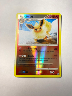 Flareon Majestic Dawn Reverse Holo Rare 19/100 HP Pokemon - Image 1