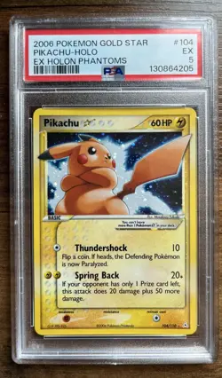 2006 PIKACHU HOLO 104/110 GOLD STAR HOLON PHANTOMS POKEMON PSA 5 - Image 1