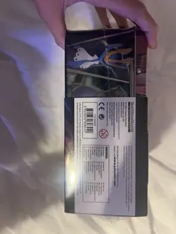 Pokemon TCG Sword & Shield Battle Styles Urshifu V Lunchbox Tin SEALED - Image 4