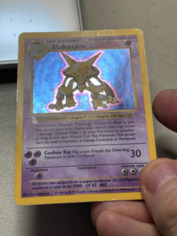 Shadowless Alakazam 1/102 Base Set Pokemon Card Holo Foil Rare HP Card - Image 2