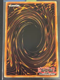 2020 YU-GI-OH MAXIMUM GOLD 1st EDITION BLUE EYES WHITE DRAGON MAGO-EN001 - Image 3