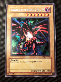 Yu-Gi-Oh! Rotaugiger schwarzer Drache, PCJ-DE001, Secret Rare, 2. Auflage, NM-EX - Image 1