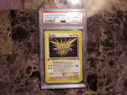 Pokemon 1999 Fossil Zapdos #15, Holo, 1st Edition,PSA 8 - Image 1