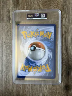 2025 POKEMON SVP UNOVA VICTINI ILLUSTRATION COLLECTION JUMBO #208 VICTINI PSA 10 - Image 4