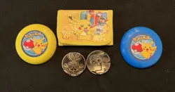 Pokemon - Lot of Approx 220 Cards, Wallet, 2 Mini Frisbees, 2 Coins - Image 2