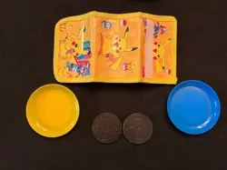 Pokemon - Lot of Approx 220 Cards, Wallet, 2 Mini Frisbees, 2 Coins - Image 3