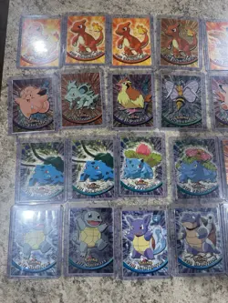 Pokemon 1999 Topps Base and Holos Lot - Image 2