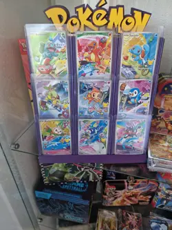Pokemon Set Completp Primi Compagnia D'avventura Con Espositore - Image 1