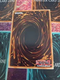 Yugioh Dark Magician MVP1-ENG54 Gold Rare 1st Edition Near Mint - Image 3