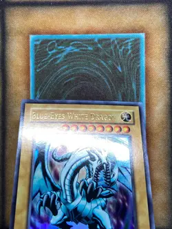 Yugioh Blue-Eyes White Dragon LOB-001 Ultra Rare 1st Ed ASIAN ENGLISH NM - Image 3