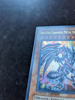 Yu-Gi-Oh Red-Eyes Darkness Metal Dragon JUMP-EN030 LIMITED EDITION - Image 4