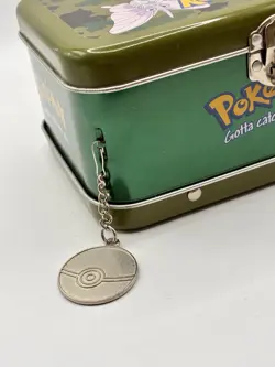 Vtg Pokemon "Gotta Catch 'Em All!" Metal Tin Box w/Charm Scyther, Butterfree - Image 5